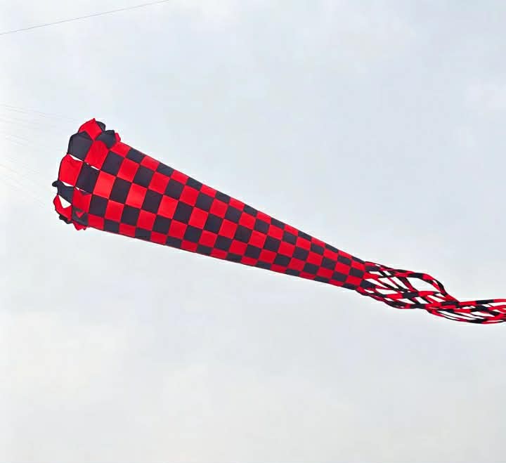 26' Turbine - 4 colors - Picture Pretty Kites26' Turbine - 4 colorsSingle Line Kites;Single Line Kites/Specialty Kites/Inflatable KitesPicture Pretty KitesRed/Black26' Turbine - 4 colors
