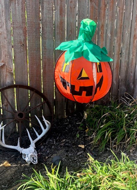 Pumpkin (Large) - Picture Pretty KitesPumpkin (Large)Garden Art, windsocks, and wind spinners;Garden Art, windsocks, and wind spinners/Seasonal Items;Brands/PremierPR25632Picture Pretty KitesPR2563250783969Pumpkin (Large)Pumpkin (Large)